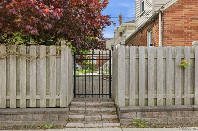 240 N Highland Street, Dearborn, MI 48128