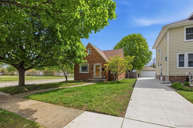 240 N Highland Street, Dearborn, MI 48128
