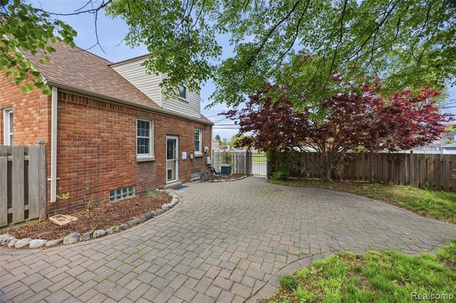 240 N Highland Street, Dearborn, MI 48128