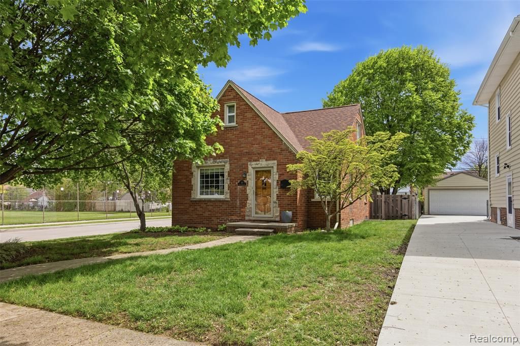 240 N Highland Street, Dearborn, MI 48128