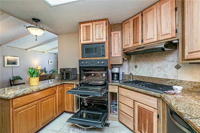 1112 Cardiff, Santa Maria, CA 93455