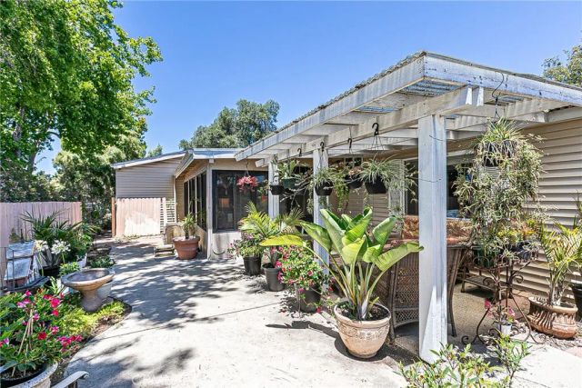1112 Cardiff, Santa Maria, CA 93455