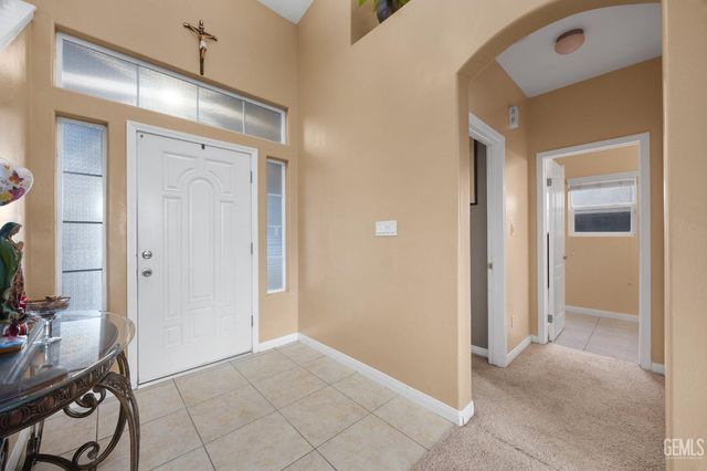 5213 Shoreview Villa Court, Bakersfield, CA 93311