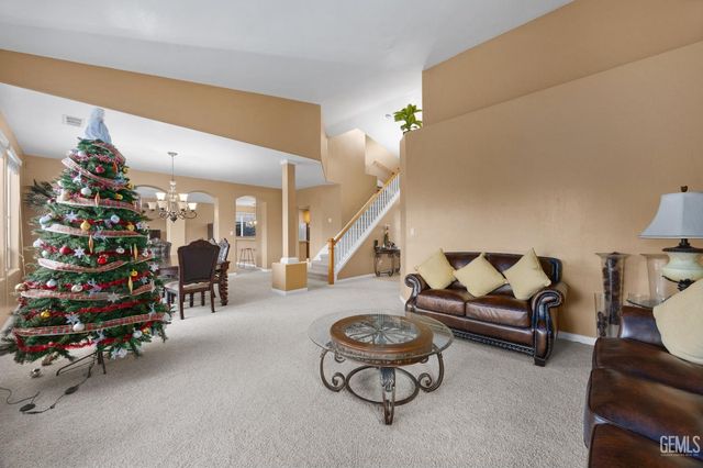 5213 Shoreview Villa Court, Bakersfield, CA 93311