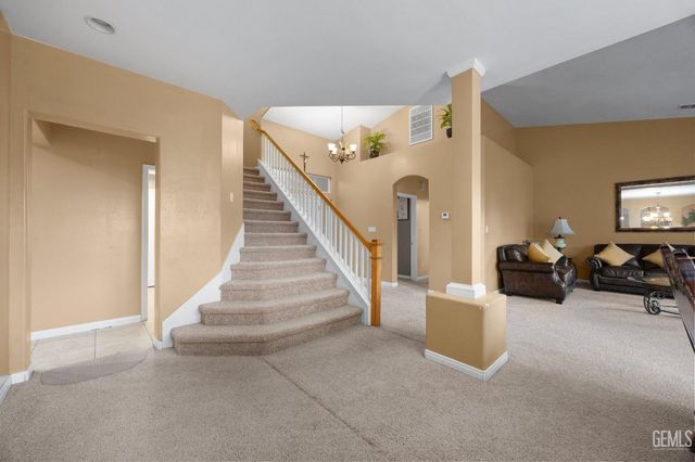 5213 Shoreview Villa Court, Bakersfield, CA 93311