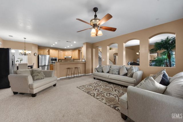 5213 Shoreview Villa Court, Bakersfield, CA 93311