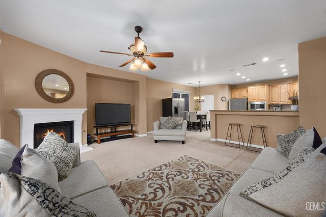 5213 Shoreview Villa Court, Bakersfield, CA 93311