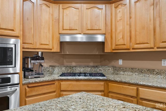 5213 Shoreview Villa Court, Bakersfield, CA 93311