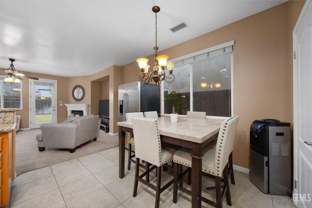 5213 Shoreview Villa Court, Bakersfield, CA 93311