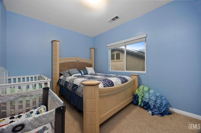 5213 Shoreview Villa Court, Bakersfield, CA 93311