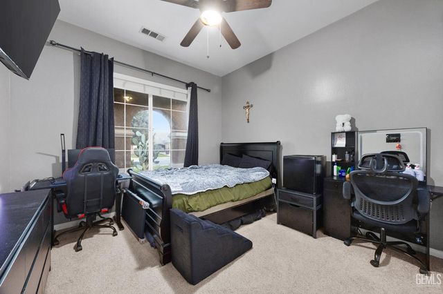 5213 Shoreview Villa Court, Bakersfield, CA 93311