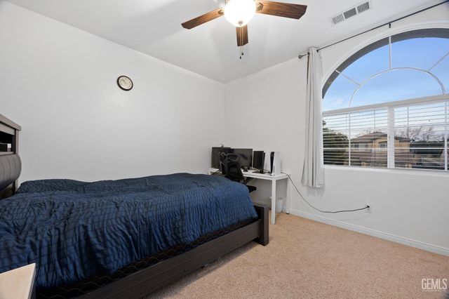 5213 Shoreview Villa Court, Bakersfield, CA 93311