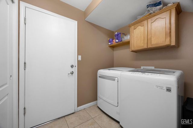 5213 Shoreview Villa Court, Bakersfield, CA 93311