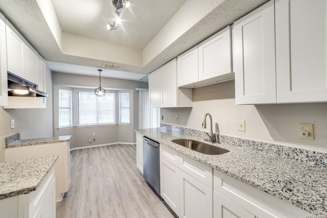 9743 Cylburn, Converse, TX 78109
