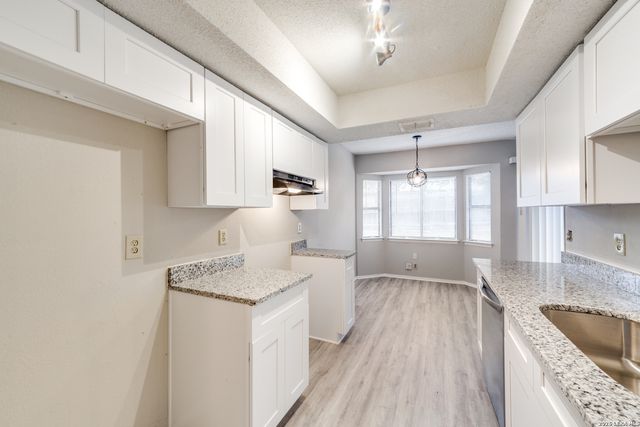 9743 Cylburn, Converse, TX 78109