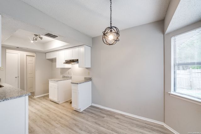 9743 Cylburn, Converse, TX 78109