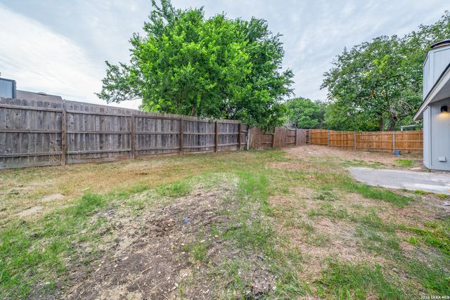 9743 Cylburn, Converse, TX 78109