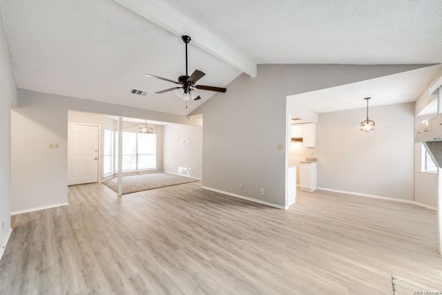 9743 Cylburn, Converse, TX 78109