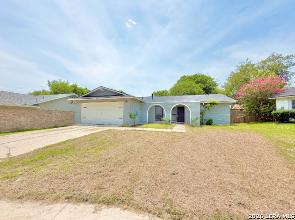 9743 Cylburn, Converse, TX 78109