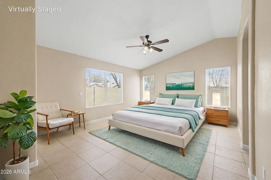 Image 12 of property listing at 8949 W HUBBELL Street, Phoenix, AZ 85037