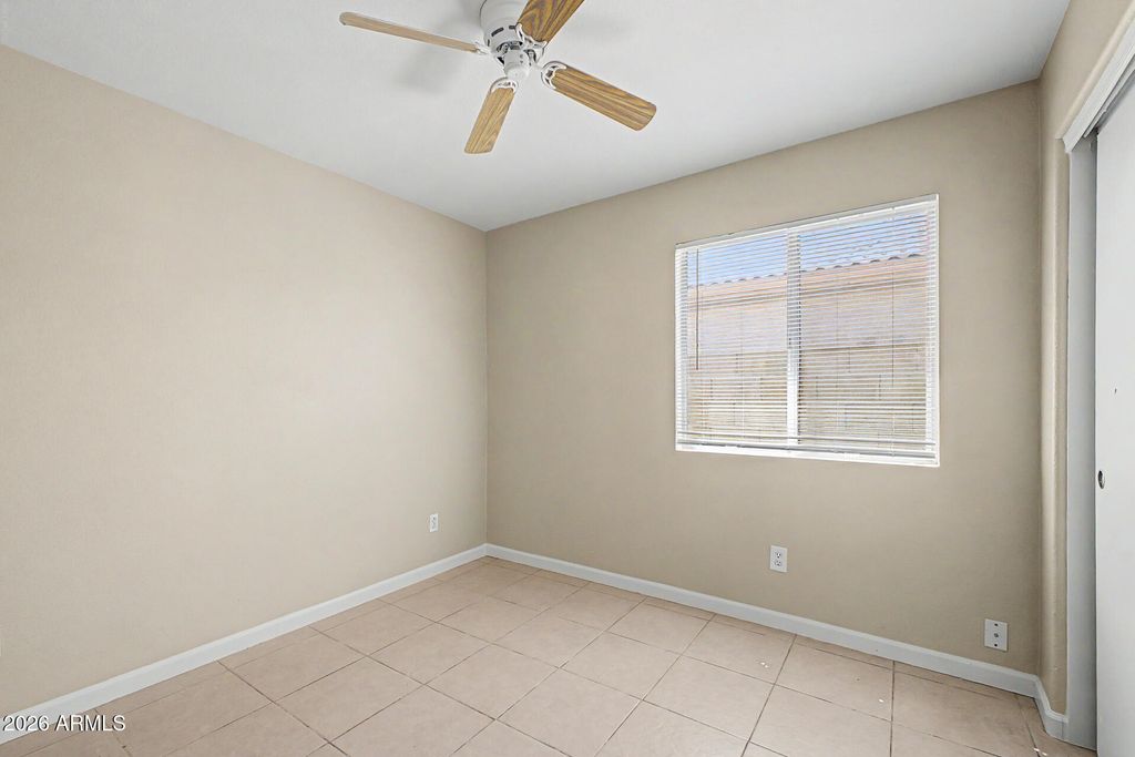 Image 21 of property listing at 8949 W HUBBELL Street, Phoenix, AZ 85037