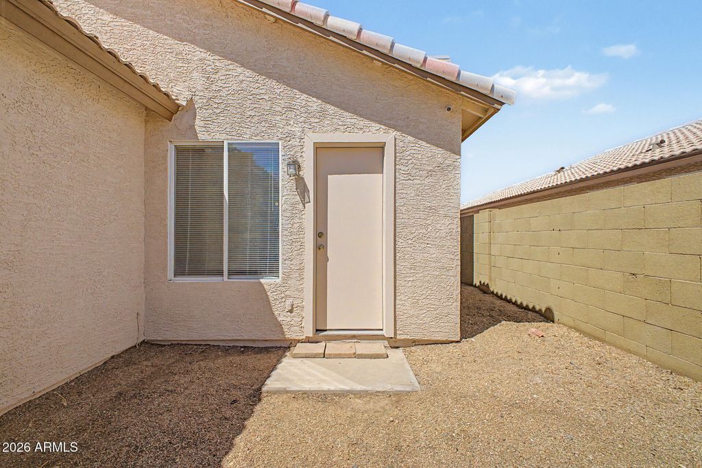 Image 25 of property listing at 8949 W HUBBELL Street, Phoenix, AZ 85037