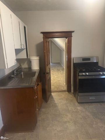 512 Bradley Street, Owosso, MI 48867