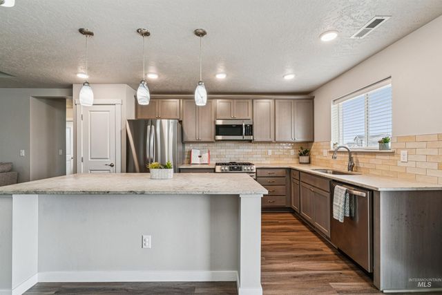 10293 Longtail Dr., Nampa, ID 83687