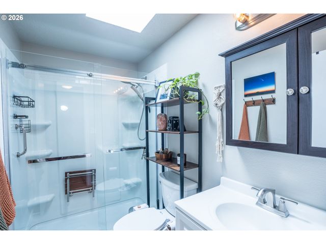 6620 Se 80TH Ave, Portland, OR 97206