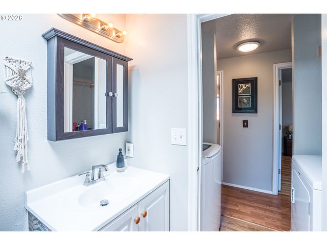 6620 Se 80TH Ave, Portland, OR 97206