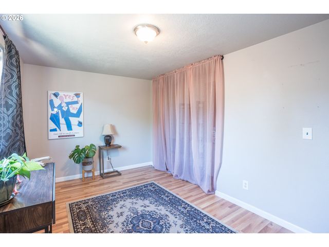 6620 Se 80TH Ave, Portland, OR 97206