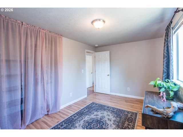 6620 Se 80TH Ave, Portland, OR 97206