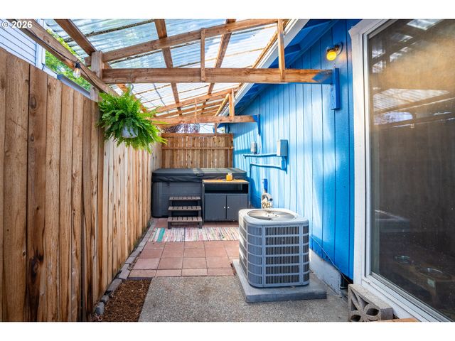 6620 Se 80TH Ave, Portland, OR 97206