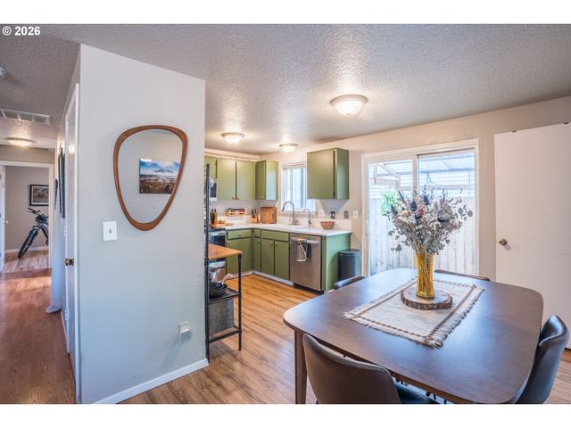6620 Se 80TH Ave, Portland, OR 97206