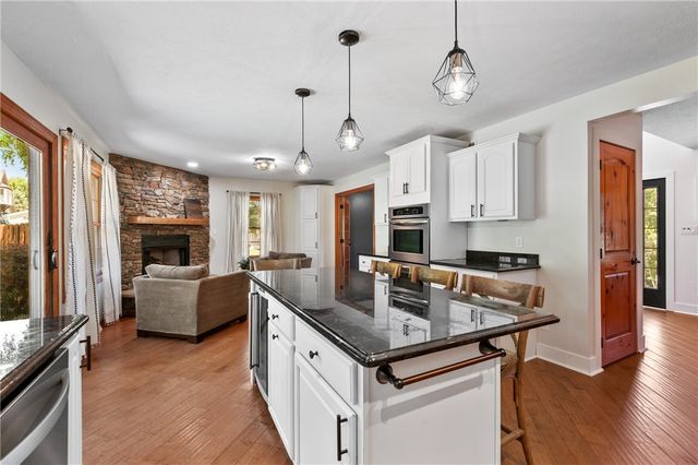 235 Ewing Rd, Collier Twp, PA 15106