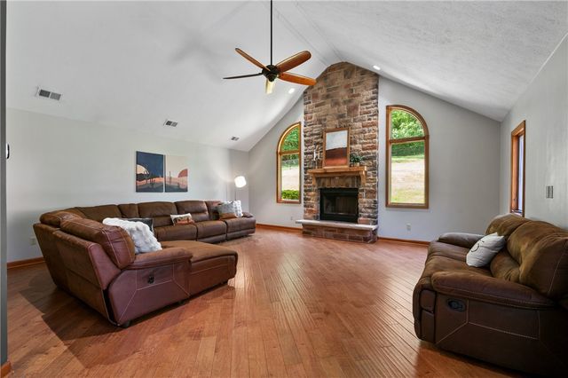 235 Ewing Rd, Collier Twp, PA 15106
