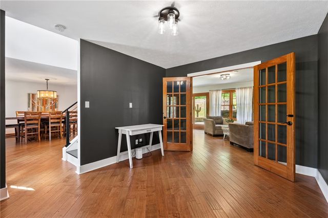 235 Ewing Rd, Collier Twp, PA 15106