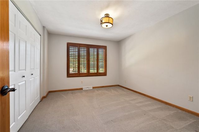 235 Ewing Rd, Collier Twp, PA 15106