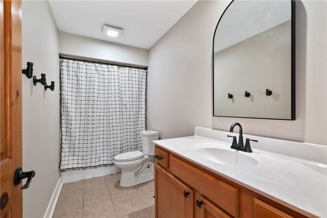 235 Ewing Rd, Collier Twp, PA 15106