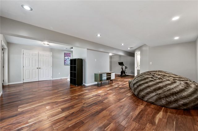 235 Ewing Rd, Collier Twp, PA 15106