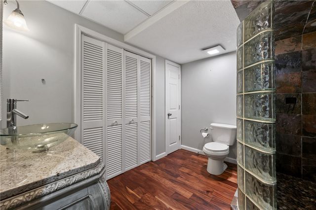 235 Ewing Rd, Collier Twp, PA 15106