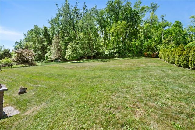 235 Ewing Rd, Collier Twp, PA 15106