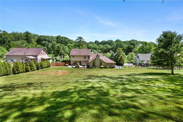 235 Ewing Rd, Collier Twp, PA 15106