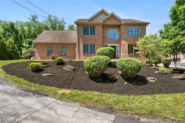 235 Ewing Rd, Collier Twp, PA 15106