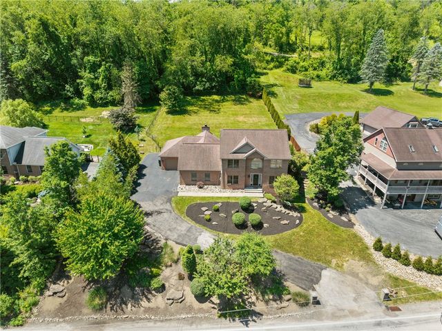235 Ewing Rd, Collier Twp, PA 15106