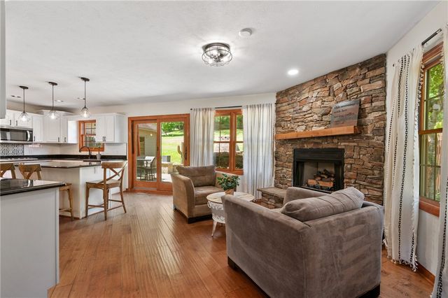 235 Ewing Rd, Collier Twp, PA 15106