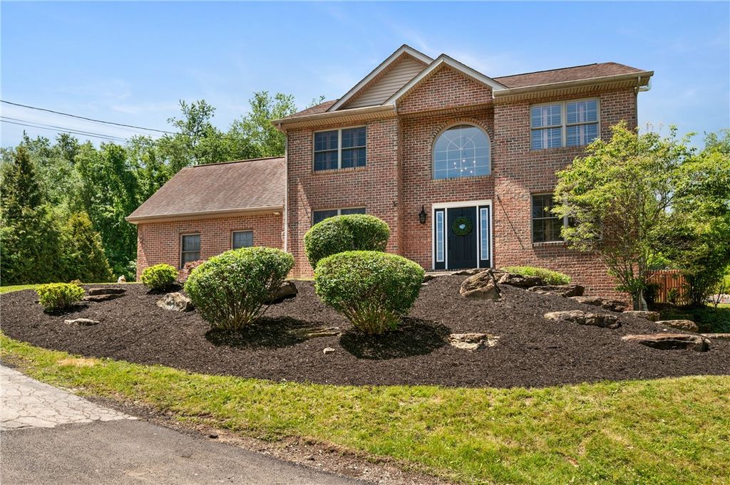 235 Ewing Rd, Collier Twp, PA 15106