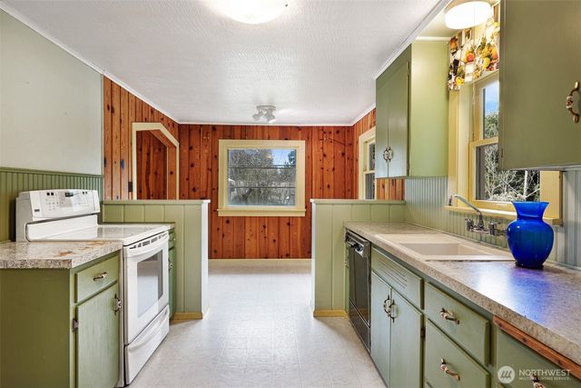 19413 88th Avenue W, Edmonds, WA 98026