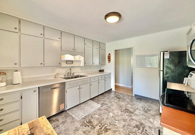 2512 Sunshine Lane, Beloit, WI 53511