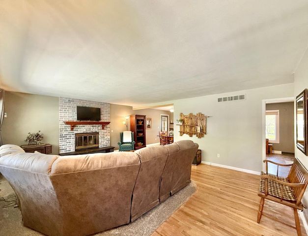 2512 Sunshine Lane, Beloit, WI 53511